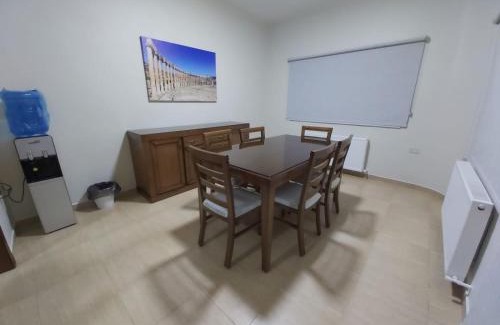 Madaba Apartment | Budget-Friendly CMK Housing: Child-Friendly Retreat with 9.7/10 Rating