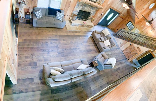 Austin Cabin | CMR Hideaway Lodge: Poolside Retreat Near Barren River Lake