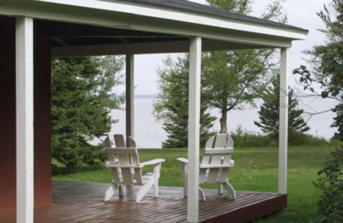 Tidnish Cottage | Cozy CMTR Cottage Tidnish: Pet-Friendly Oceanfront Retreat