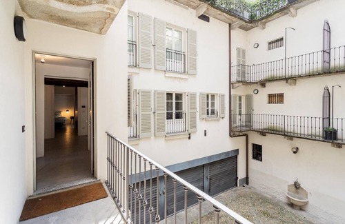 Como City Centre Apartment | Private Terrace Getaway: Shades of Como with Top Amenities
