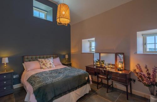 Roscoe House | Idyllic Coach House Cottage by Lough Corrib - 9/10 Rated