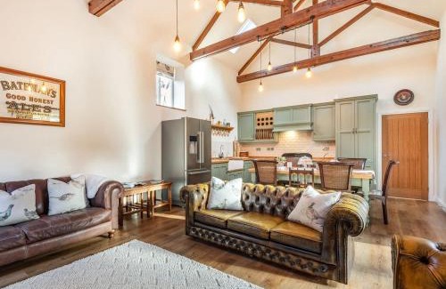 Welby House | Welcome to Coach House: Pet-Friendly Retreat with Hot Tub