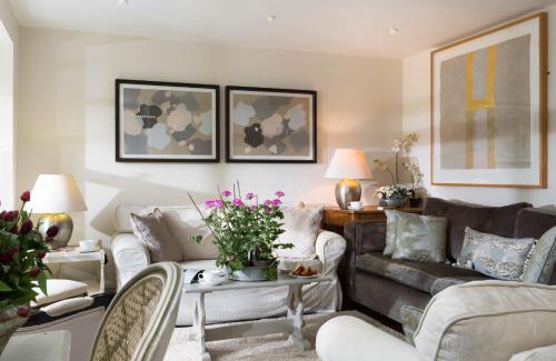 Sevenoaks House | Pet-Friendly Retreat at Coach House Kent for Your Getaway
