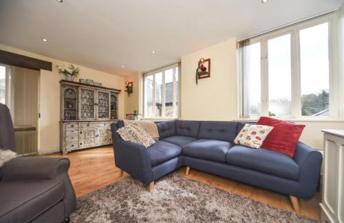 Matlock Bath House | Inviting Coach House Mews: Family-Friendly with Breakfast
