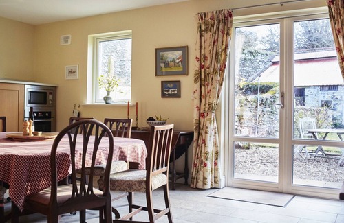 Tomhaggard House | Spacious Coach House for 8 Near Beautiful Beaches