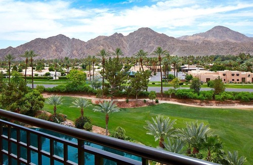 Indian Wells Resort | Modern Rooms with Balconies and Scenic Views Near Coachella