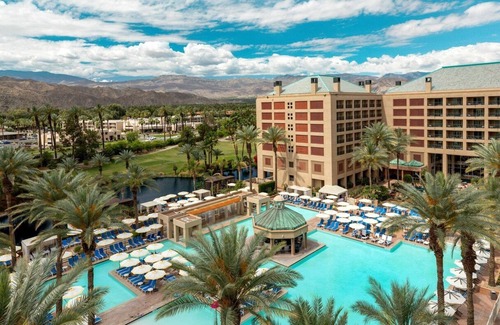 Indian Wells Resort | Modern Rooms with Balconies and Scenic Views Near Coachella