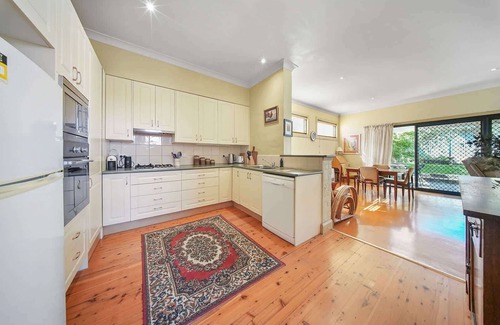 Orange House | Coachman's Cottage - Cosy Charm, Pets Welcome
