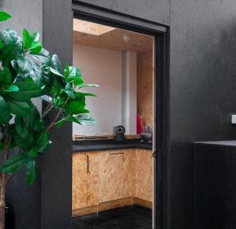 Southville Hotel | Cozy CoalShed: Family-Friendly Stay with Breakfast Included