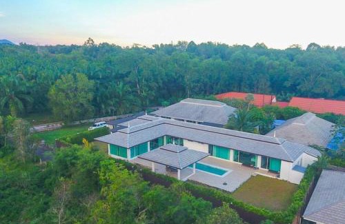 Chumphon Villa | Relaxing CoaSea Pool Villa with Private Pool & Pet-Friendly