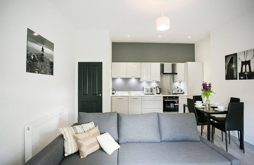 Queens Quarter Apartment | Guest Rated 9.4: Coast & City Apartments with Breakfast