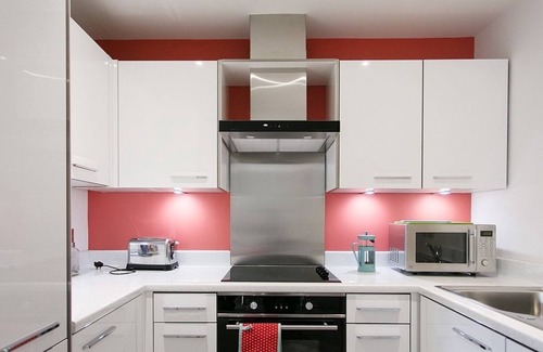 Queens Quarter Apartment | Guest Rated 9.4: Coast & City Apartments with Breakfast
