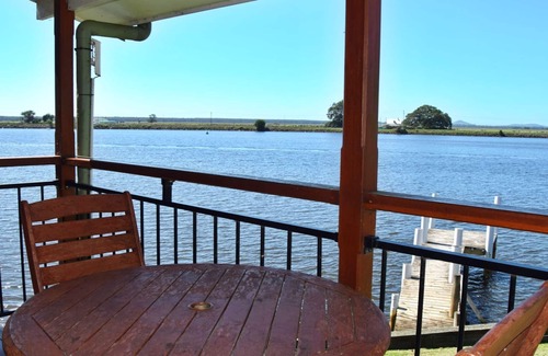 Rainbow Reach Cabin | Coast & Country Cabin 4: Oceanfront Retreat with Pool