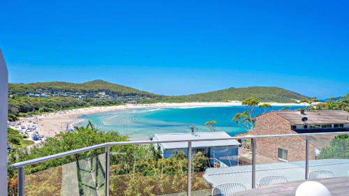 Fingal Bay House | Family-Friendly Coast Fingal Bay: 4-Star Rated Getaway