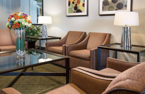 SeaTac Hotel | Highly Rated Coast Gateway Hotel with Spa and Dining Options