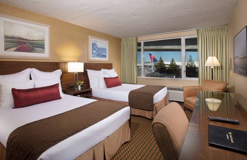 SeaTac Hotel | Highly Rated Coast Gateway Hotel with Spa and Dining Options