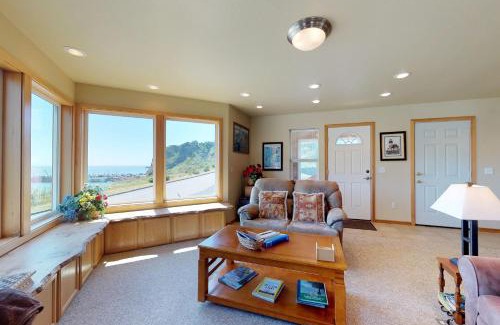 Port Orford House | Coast Haven - Family-Friendly Getaway with Relaxing Hot Tub