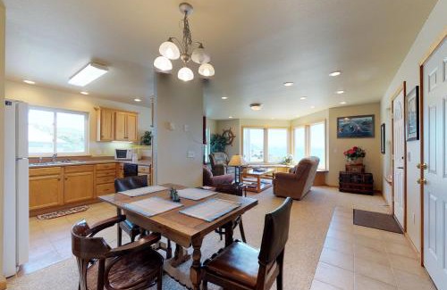 Port Orford House | Coast Haven - Family-Friendly Getaway with Relaxing Hot Tub
