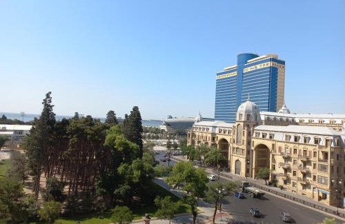 Baku Apartment | Oceanfront Coast Hilton Hotel with 3 Bedrooms & Hot Tub