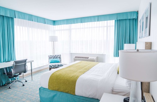 Langley Hotel | Relax at Coast Hotel & Convention Centre in Langley City