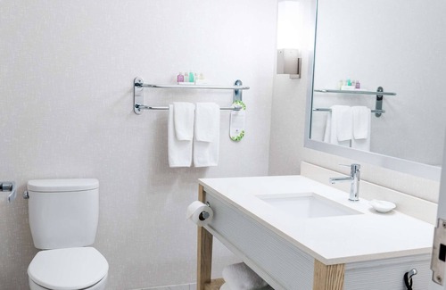 Langley Hotel | Relax at Coast Hotel & Convention Centre in Langley City
