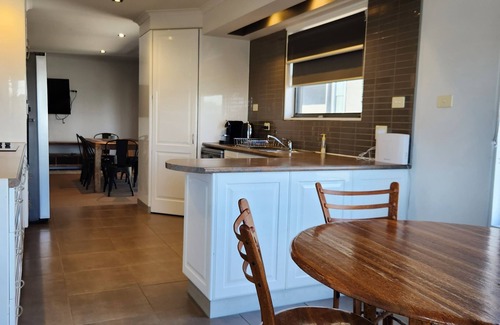 Sunderland Bay House | "Coast Leumeah " Surf Beach nPhillip Island, close to beach & pet friendly home