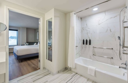 Rehoboth Beach Hotel | Coast Rehoboth Beach: Oceanfront Getaway with Spa & Pool