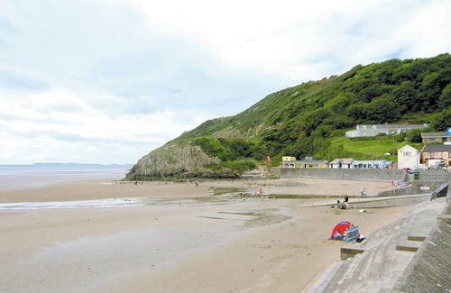 Pendine Cottage | Seaside Retreat Near Pembrokeshire Coastal Path & Hills