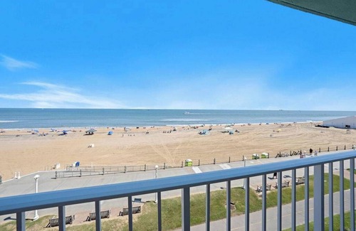 Northeast Virginia Beach Condo | Oceanfront 1BR with Balcony & Amazing Guest Rating of 10/10