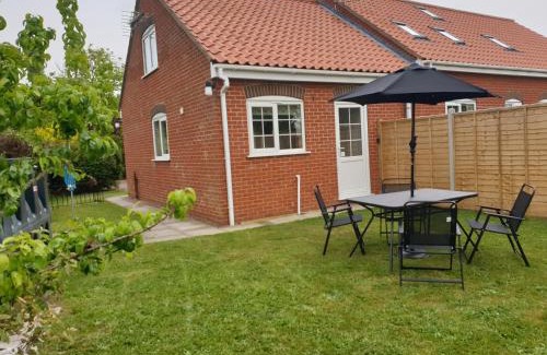 Louth Apartment | Family-Friendly Coastal Annex at Saltfleet - Rated 9.5/10