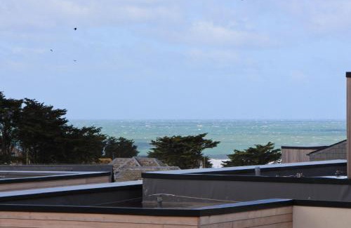 Constantine Bay Apartment | Seaside Retreat with Pet-Friendly Amenities and Ocean Views