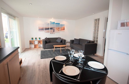 Llanelli Apartment | Coastal Apartments - Wales: Family-Friendly with Ocean Views