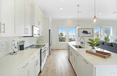 Gulf Shores Cottage | Beachfront Cottage Steps from Gorgeous White Sand Beaches