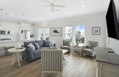 Gulf Shores Cottage | Beachfront Cottage Steps from Gorgeous White Sand Beaches