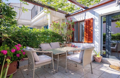 Brovinje House | Seaside Retreat with Oceanview and Beach Access, Rated 9.4