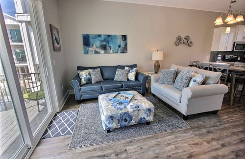 Gulf Shores House | Coastal Breeze Cottage: Pet-Friendly with Pool & Ocean Views