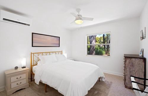 Lake Worth House | Coastal Cabana: Family & Pet-Friendly Retreat Awaits You
