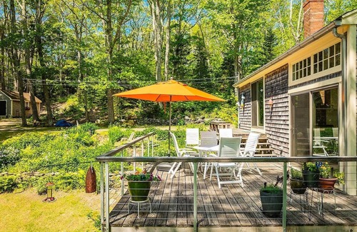 Cushing Cabin | Coastal cabin in the trees