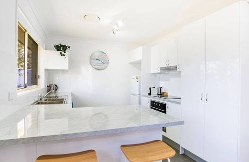 Culburra Beach House | Pet-Friendly Coastal Capers - 10 Mins Walk to Beach