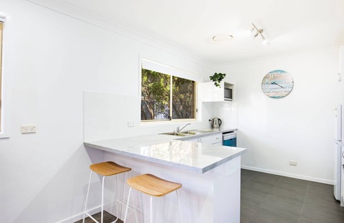 Culburra Beach House | Pet-Friendly Coastal Capers - 10 Mins Walk to Beach