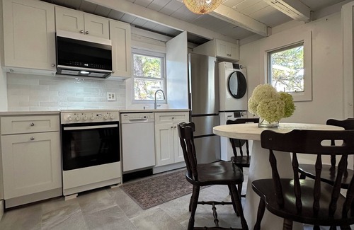 Southern Coast Cottage | Coastal Charm 2 Bedroom Beach Cottage ~Just Steps to the Beach in Kinney Shores~
