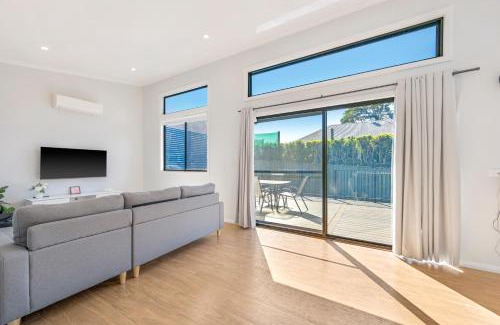 Port Macquarie House | Experience Coastal Charm: Pet-Friendly Hotel with High Ratings