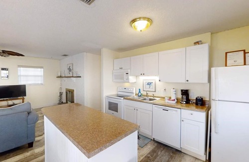St. Augustine Beach Cottage | Pet-Friendly Key West Cottage with Oceanfront Views