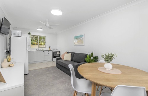 Crescent Head Apartment | Coastal Chic Retreat Steps from the Beach for Families