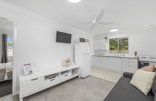 Crescent Head Apartment | Coastal Chic Retreat Steps from the Beach for Families