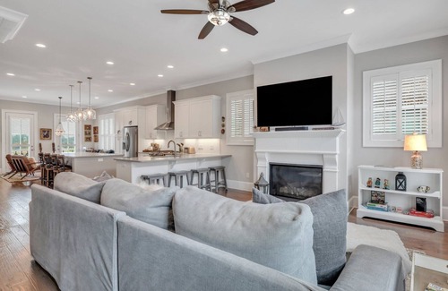 Hitch Village - Fred Wessels Homes House | Coastal Chic Retreat Steps from Riverfront with Parking
