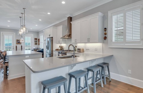 Hitch Village - Fred Wessels Homes House | Coastal Chic Retreat Steps from Riverfront with Parking