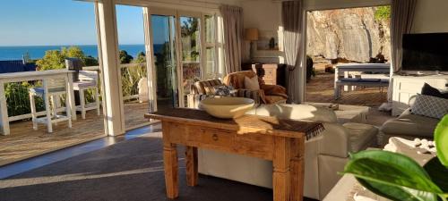Pohara House | Coastal Elegance Awaiting You in Pohara - Rated 9/10