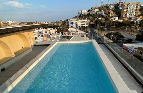 Centro Historico Apartment | "Coastal Comfort: Stylish Apartment Just One Block from the Beach!"
