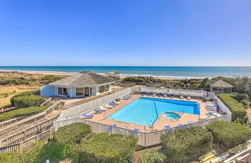 Emerald Isle Apartment | Coastal Condo with Pool Access and Family-Friendly Amenities